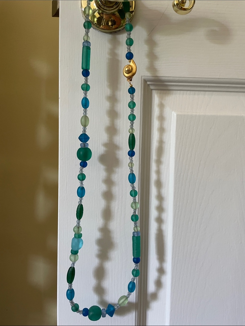 Vintage MFA oceantheme glass bead necklace   Gold nautilus